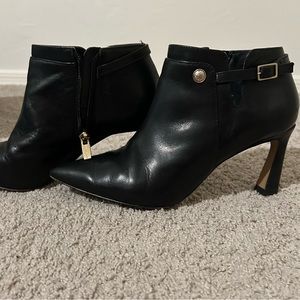 Heeled booties